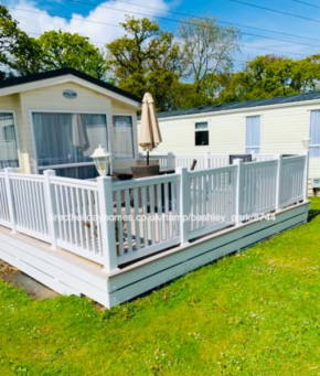 NEW FOREST Hoburne Bashley Holiday Park, Spacious Caravan Sycamore 201 Sleeps 6